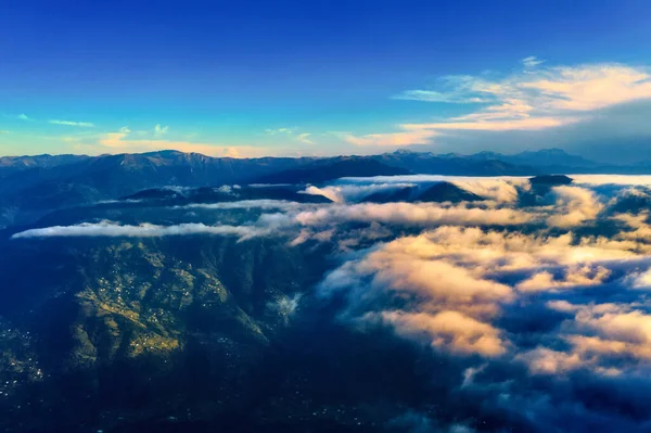 Nuages Dessus Des Montagnes Belle Vue Panoramique — Photo