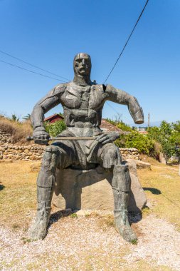 Gürcistan 'ın Gori kentindeki Gürcü kahramanların anısına.