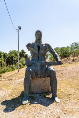 Gürcistan 'ın Gori kentindeki Gürcü kahramanların anısına.