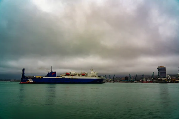 Batumi Geórgia Maio 2021 Navio Kaunas Entra Porto — Fotografia de Stock