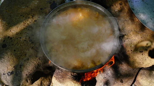 Lammpilaf Auf Einem Feuer Kochen — Stockfoto