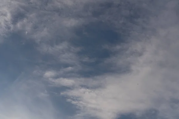 Μπλε Ουρανός Σύννεφα Cirrus — Φωτογραφία Αρχείου