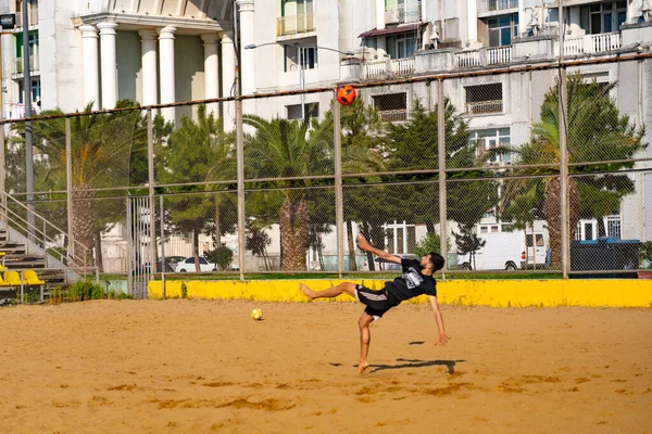 Batumi Georgia Mayo 2021 Atleta Patea Pelota Sobre Mismo —  Fotos de Stock