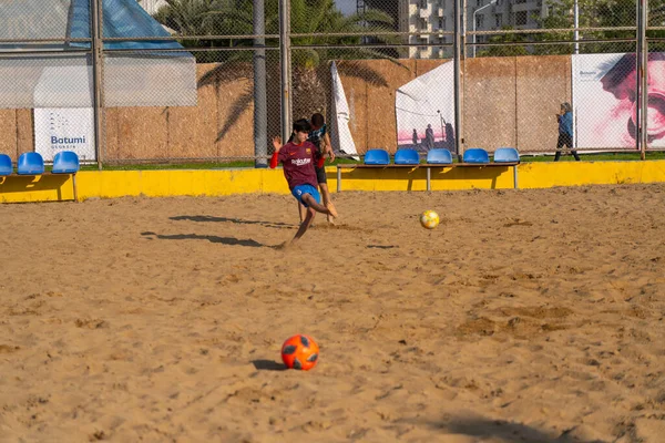 Batumi Georgien Mai 2021 Fußballer Kickt Den Ball Auf Einem — Stockfoto