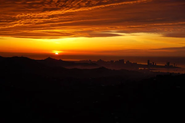 Beautiful Yellow Sunset Background City — 图库照片