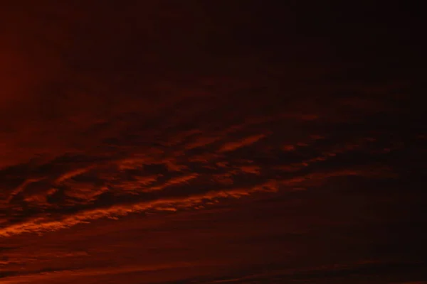 Schöner Gelber Sonnenuntergang Kumuluswolken — Stockfoto