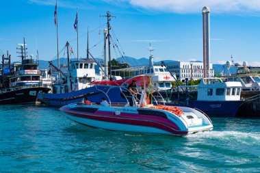 Batumi, Gürcistan - 7 Haziran 2021: Karadeniz üzerinde tekne gezisi