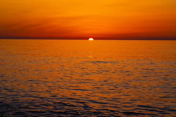 Schöner Orangefarbener Sonnenuntergang Meer — Stockfoto