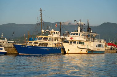 Batumi, Georgia - 15 Haziran 2021: yat kulübünde gemiler