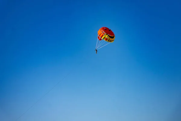 Batumi Georgië Juni 2021 Parachutist Lucht — Stockfoto