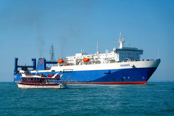 Batumi Georgia Junio 2021 Ferry Entra Puerto —  Fotos de Stock