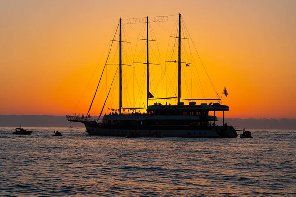 Batumi Geórgia Junho 2021 Veleiro Grande Durante Pôr Sol — Fotografia de Stock