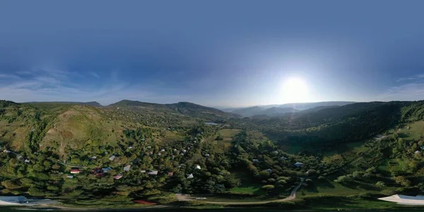 360 Floresta Verde Nas Montanhas Vista Drone — Fotografia de Stock