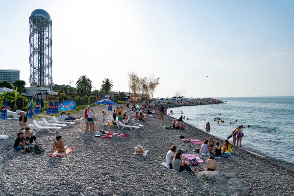 Batumi Georgien Juni 2021 Touristen Sonnen Sich Strand — Stockfoto