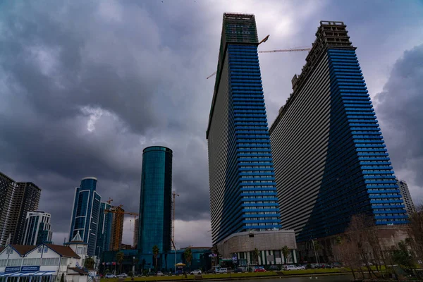 Batumi Georgien Juni 2021 Rundkhachapuri Auf Dem Hintergrund Des Riesenrads — Stockfoto