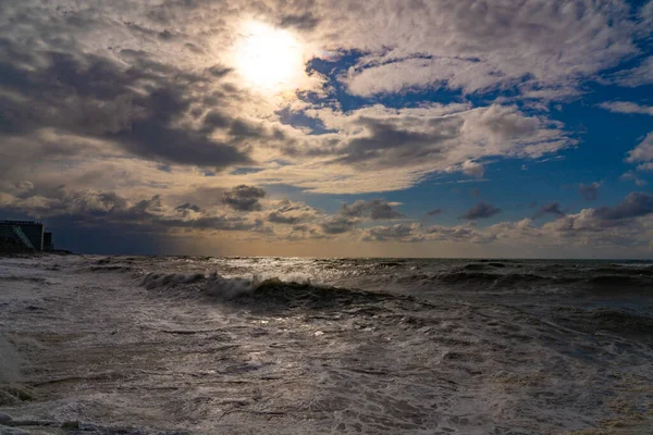 Batumi Georgia Marzo 2021 Sole Dietro Nuvole Sul Mar Nero — Foto Stock