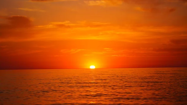 Όμορφο Πορτοκαλί Ηλιοβασίλεμα Στη Μαύρη Θάλασσα — Φωτογραφία Αρχείου