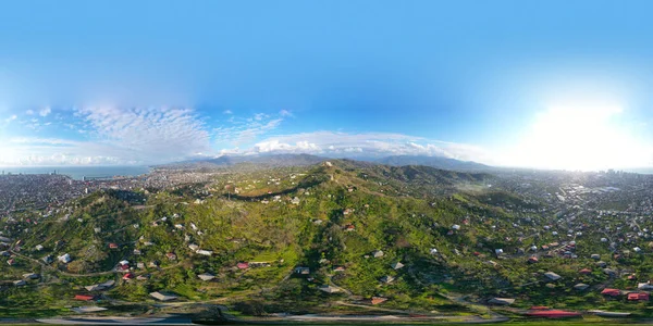 Dron Widok Wioskę Podnóża Góry — Zdjęcie stockowe