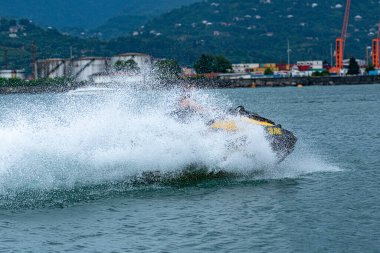 Batumi, Gürcistan - 14 Temmuz 2021: Bir adam jet ski sürüyor