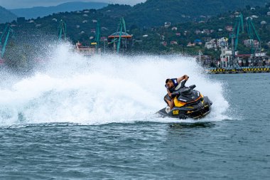 Batumi, Gürcistan - 14 Temmuz 2021: Bir adam jet ski sürüyor