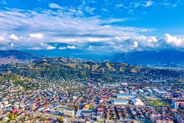 Nuvens Cúmulos Bonitos Sobre Cidade — Fotografia de Stock