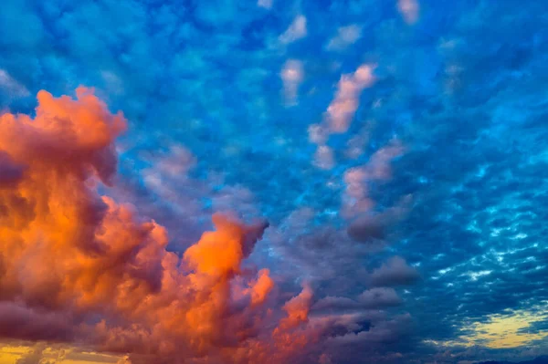 Cumulus Orange Coucher Soleil — Photo