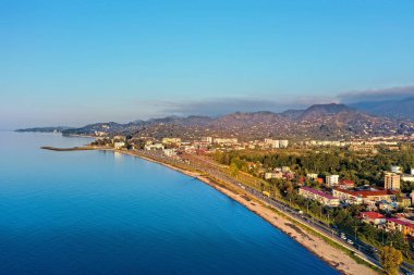 Batum, Gürcistan - 1 Mayıs 2021: Kıyı şeridinin havadan görünüşü