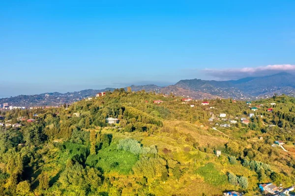 Bir Dağ Yamacındaki Köy Hava Manzaralı — Stok fotoğraf