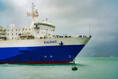 Batumi, Gürcistan - 4 Mayıs 2021 Kaunas gemisi limana girdi