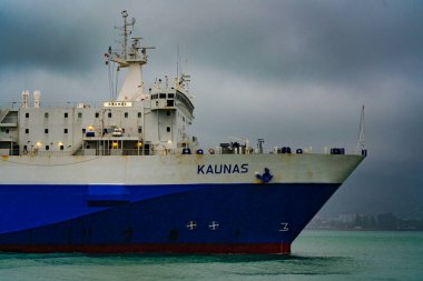 Batumi, Gürcistan - 4 Mayıs 2021 Kaunas gemisi limana girdi