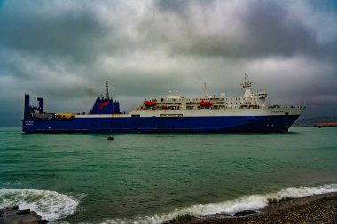 Batumi, Gürcistan - 4 Mayıs 2021 Kaunas gemisi limana girdi