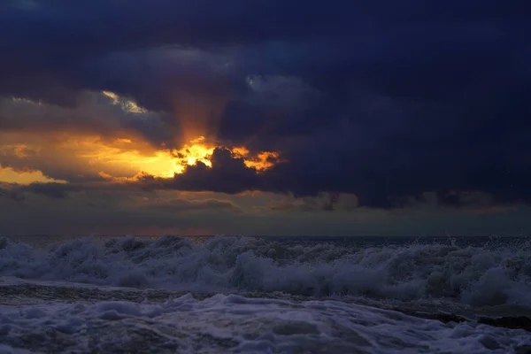 Wellen Auf See Bei Sonnenuntergang — Stockfoto