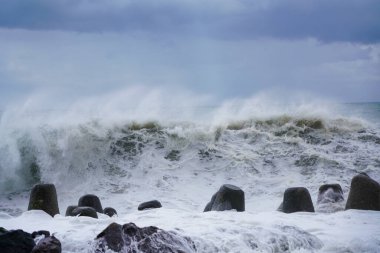 Karadeniz 'de şiddetli fırtına