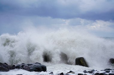 Karadeniz 'de şiddetli fırtına