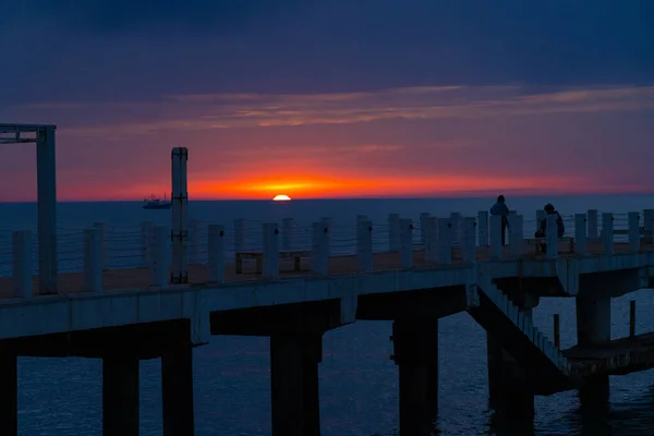 Tramonto Arancione Sul Mar Nero Nel Mese Aprile — Foto Stock