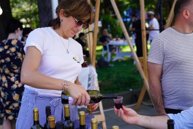 Batumi, Gürcistan - 06 Ağustos 2021: Halk Sanatları Fuarı