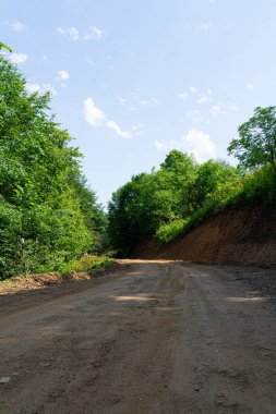 Gürcistan 'daki toprak dağ yolu
