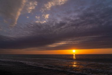 Nisan 'da Karadeniz' de Günbatımı
