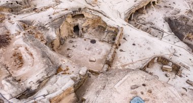 Eski mağara şehri Uplistsikhe, Georgia. Drone görünümü