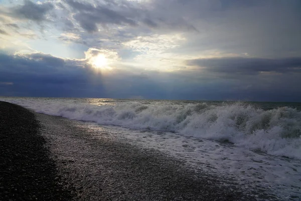 Mar Negro Durante Pôr Sol Tempo Nublado — Fotografia de Stock