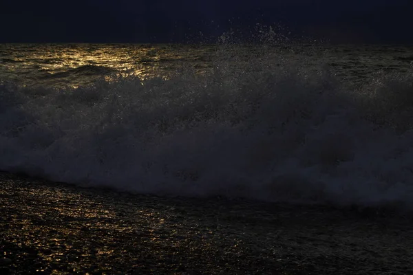 Svarta Havet Vid Solnedgång Molnigt Väder — Stockfoto