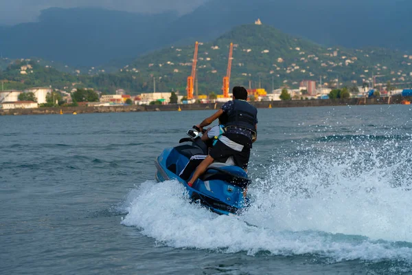 Batumi Georgia Srpna 2021 Muž Vodním Skútru — Stock fotografie