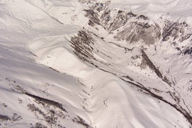 Karla kaplı dağlar, hava manzarası