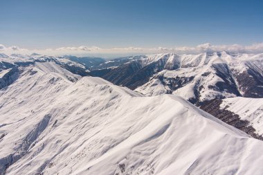 Karla kaplı dağlar, hava manzarası