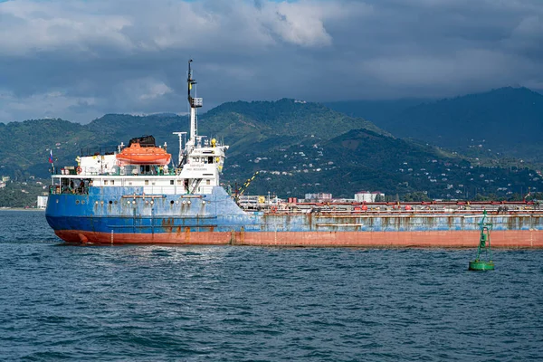 Batumi Γεωργία Σεπτεμβρίου 2021 Πλοίο Ξηρού Φορτίου Εισέρχεται Στο Λιμάνι — Φωτογραφία Αρχείου