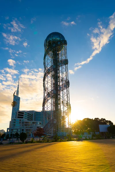 Batumi Georgien September 2021 Tornet Det Georgiska Alfabetet Solnedgång Bakgrund — Stockfoto