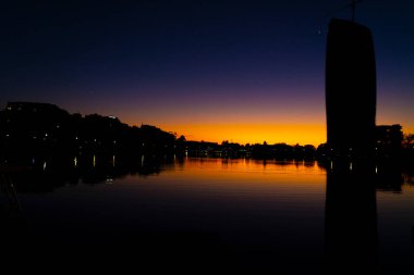 Gölde güzel bir gün batımı