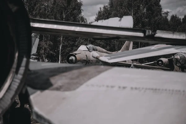 Alte Verlassene Rostige Militärflugzeuge Blick Von Der Drohne Alte Militärausrüstung — Stockfoto