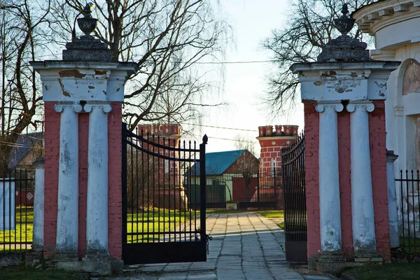 Portão Principal Propriedade Dos Goncharovs Aldeia Yaropolets Região Moscou Rússia — Fotografia de Stock