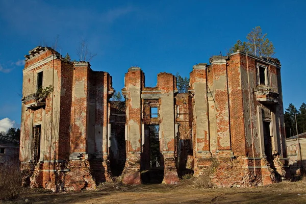Ruinen Des Adelssitzes Petrovskoe Knyazhishchevo Moskauer Gebiet Stockbild